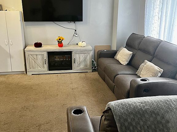 3rd image of 151 Newington Avenue #4b