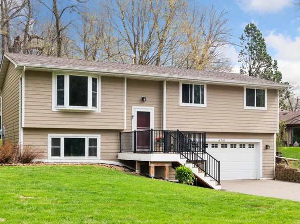 6261 Deerwood Dr, Mound, MN 55364