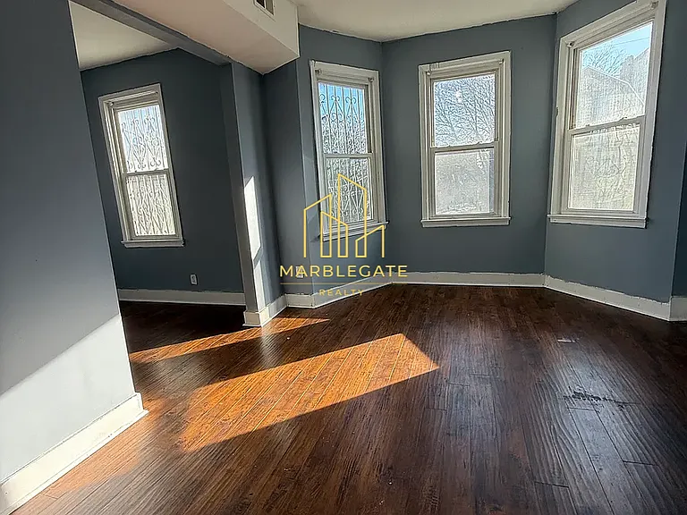 313 S 19th St #22 — Photo 5