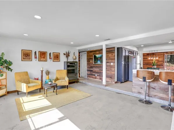 9605 Farmington Dr, Lakeside, CA 92040