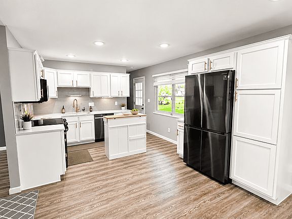 3rd image of 603 Rolice Ct