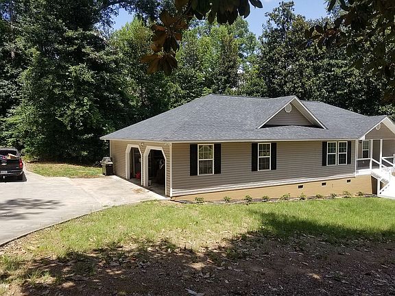 2nd image of 211 Wedgewood Dr