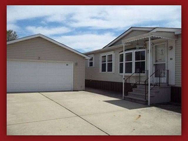 1st image of 33 Petunia Cir