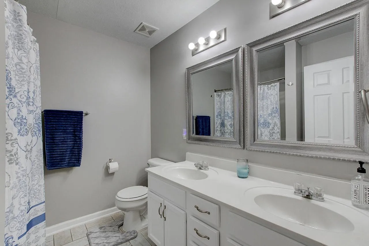 3 bed, 1.5 bath, 1175 sqft, $1,350 — Photo 3