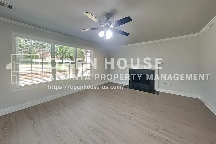 3 bed, 2.5 bath, 2094 sqft, $2,050 — Photo 3