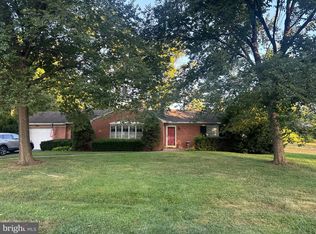 13028 Woodburn Dr, Hagerstown, MD 21742