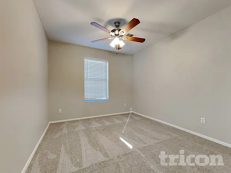 2651 S 89th Ave — Photo 16