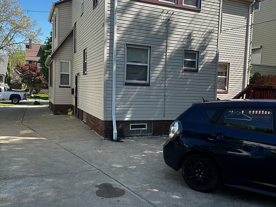 2nd image of 13820 Lakeshore Dr