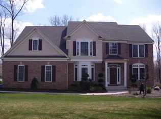 1256 Woodberry Dr, Mountain Top, PA 18707