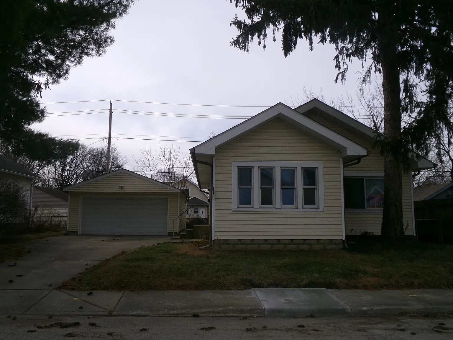 614 Carlyle Pl photo 1