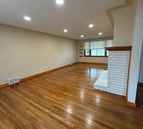 4th image of 414 Parkview Dr