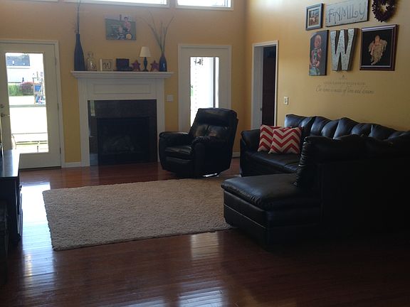 5th image of 804 E Boyer St