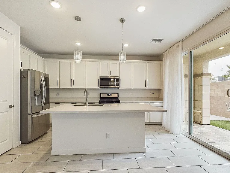 1133 N Jay Pl — Photo 9