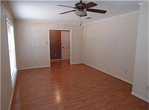 3rd image of 3933 Parkwood St