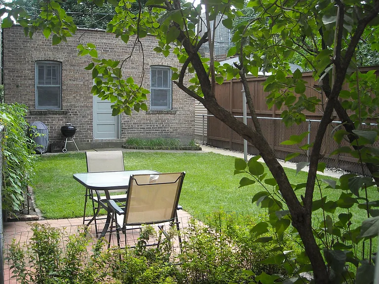 1109 W Wellington Ave #1 — Photo 11
