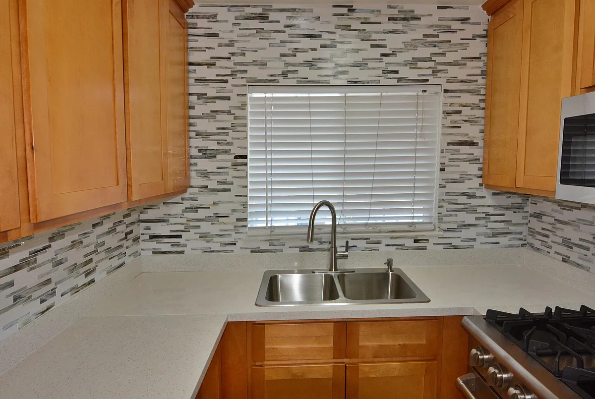 Building Photo - 466 N 13th St #3