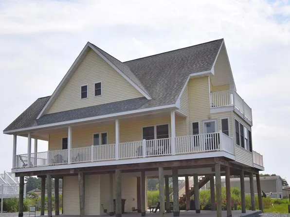 2522 Main St, Chincoteague Island, VA 23336