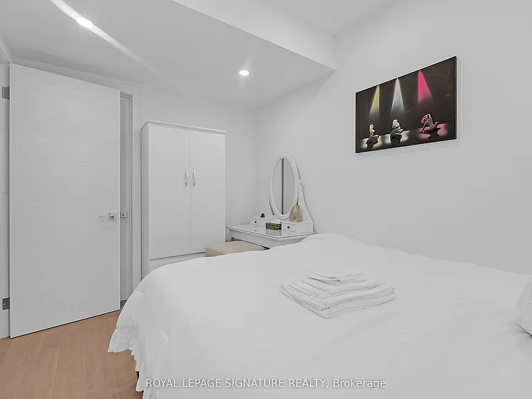 31 Edinburgh Dr — Photo 17