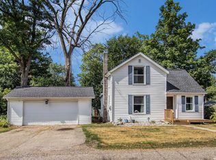 135 E Cherry St, Wayland, MI 49348
