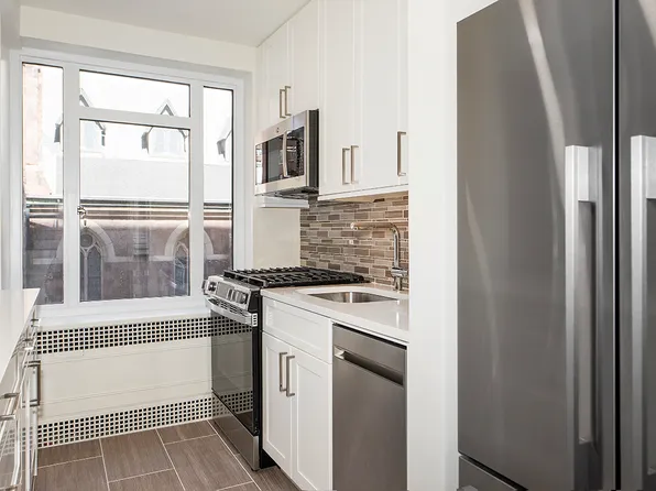 20 East 35th Street 4A image 2 of 10