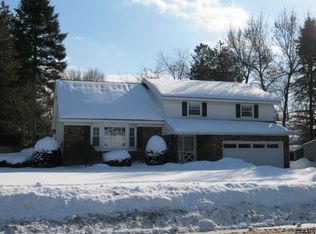 1000 Cherokee Rd, Glenville, NY 12302