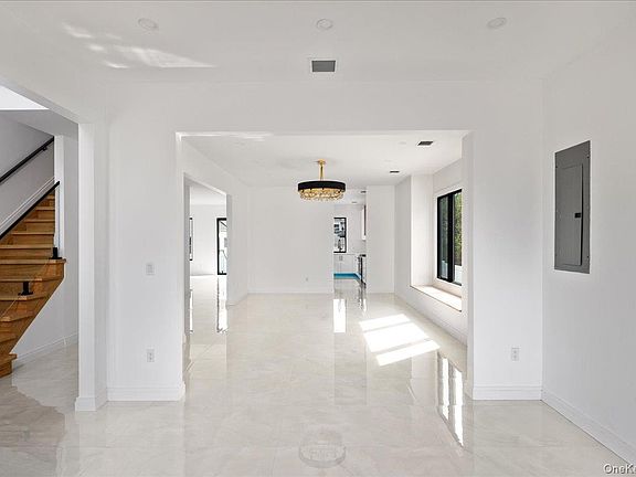 5th image of 544 Arlington Road