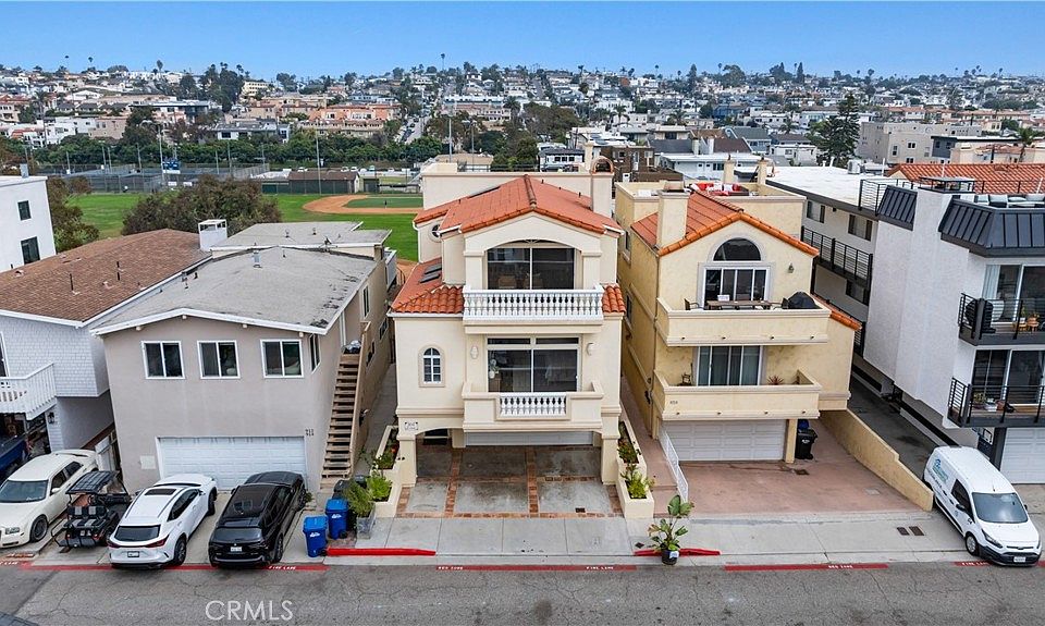 1st image of 900 Loma Dr