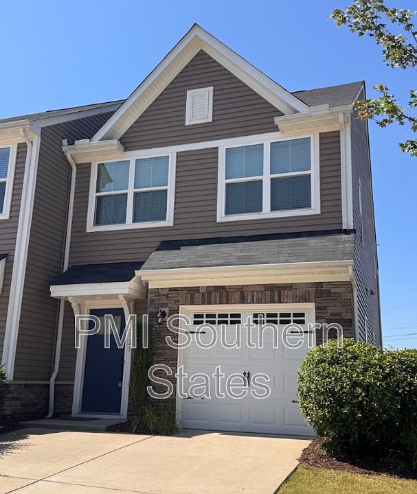 1st image of 123 Roundtree Dr