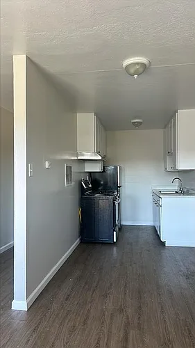 901 Martin Cir #10 Photo 1