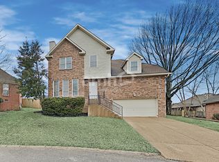 207 Breakwater Dr, Hendersonville, TN 37075