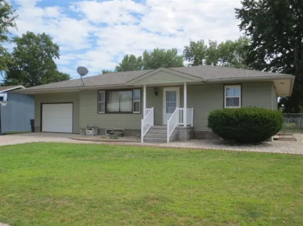 915 Baxter St, Saint Paul, NE 68873