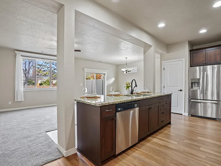 2810 E Clarene Dr — Photo 1