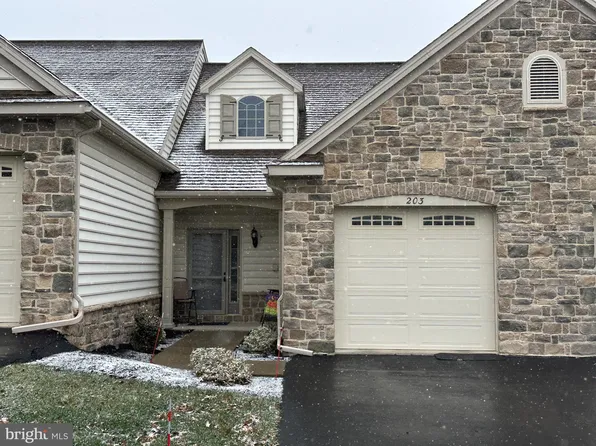 203 Masonic Dr, Elizabethtown, PA 17022