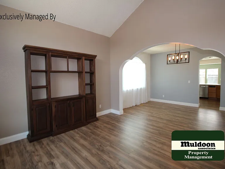 7160 Native Cir — Photo 3