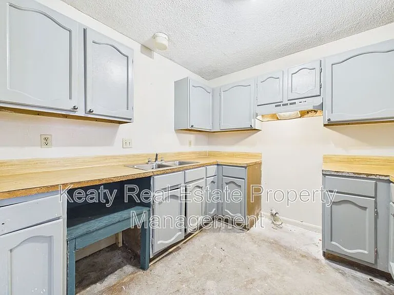 102 Dorchester St #A — Photo 10