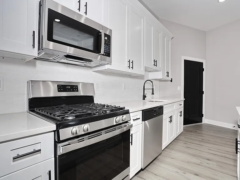 385 Passaic Ave #3 — Photo 7