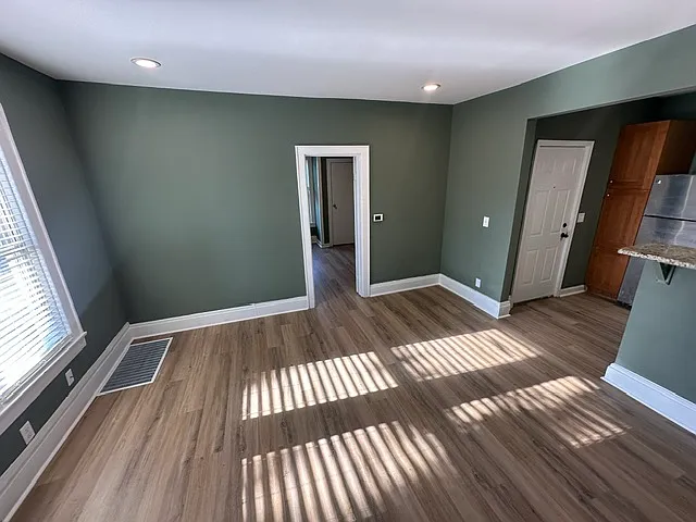 655 Jackson St — Photo 16