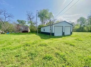 201 W Pine St, Crockett, TX 75835