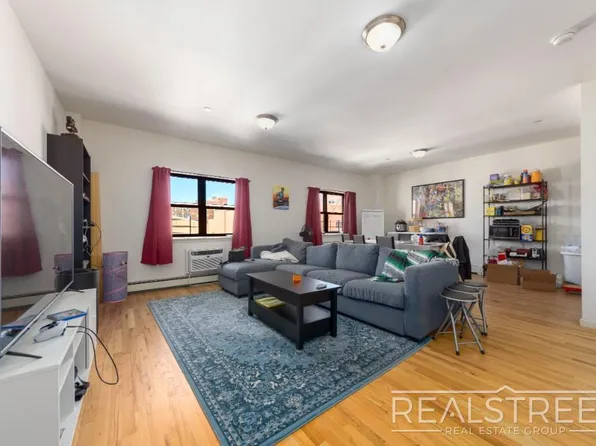 90 Moore Street image 15 of 19