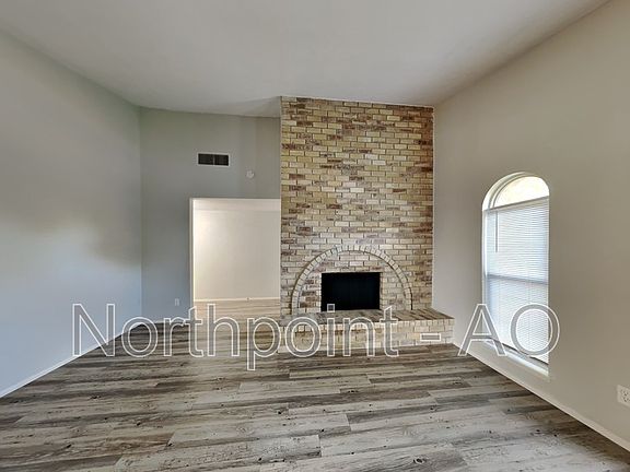 3rd image of 2122 Montana Trl
