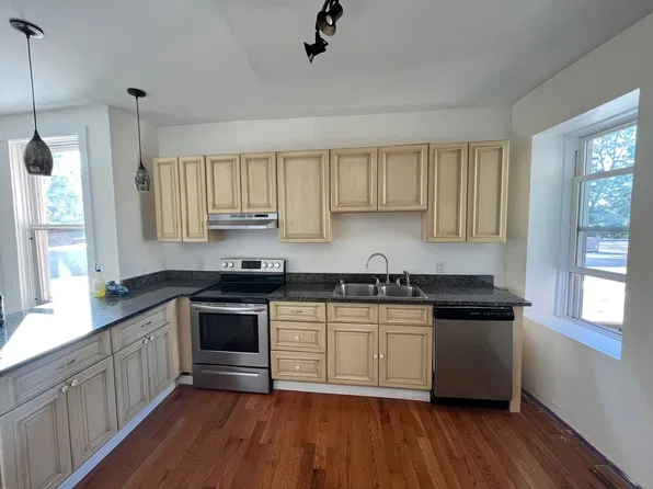Stockade Towers, 251 Green St #3D, Schenectady, NY 12305