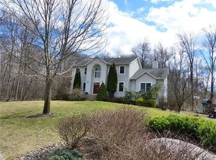 14 Sycamore Ln, Suffern, NY 10901