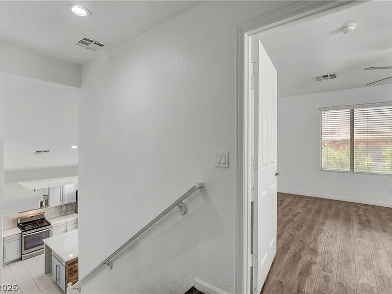 3557 Sedwick Dr — Photo 21