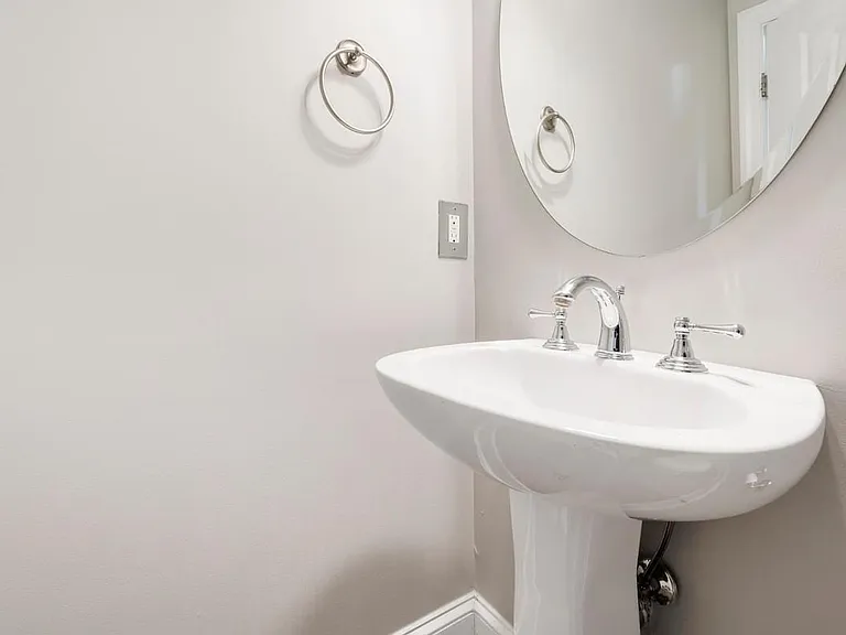 201 Finsbury St #301 — Photo 12