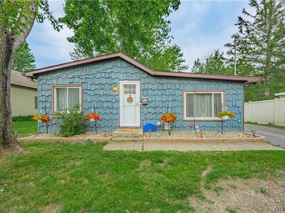1 Royal Ln, Lockport, NY, 14094