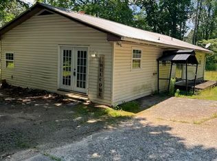 26 Lyle Knob Rd, Franklin, NC 28734