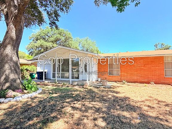2nd image of 4503 Eisenhauer Rd