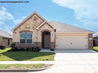 924 King St, Aubrey, TX 76227