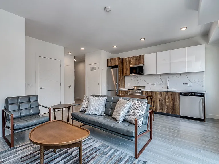 1168 Pendrell St #205 — Photo 6