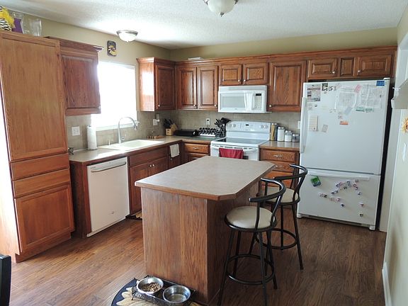 4th image of 407 NW Europa Dr
